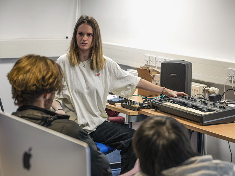 Abbie Hill from Reading-based music and arts charity Readipop presents a Roland X0X Project masterclass