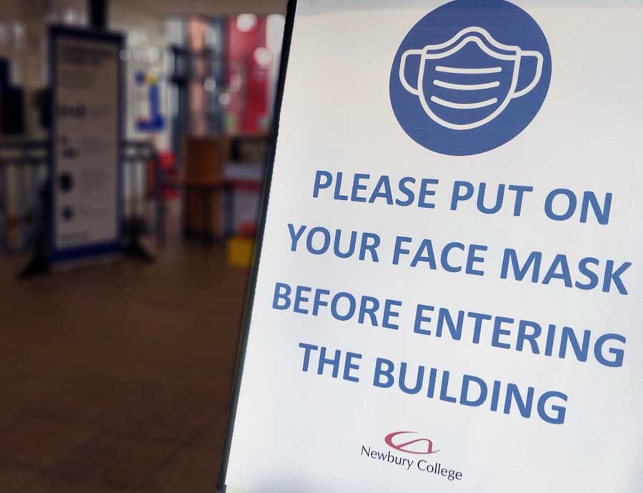 Face Mask sign at Newbury College